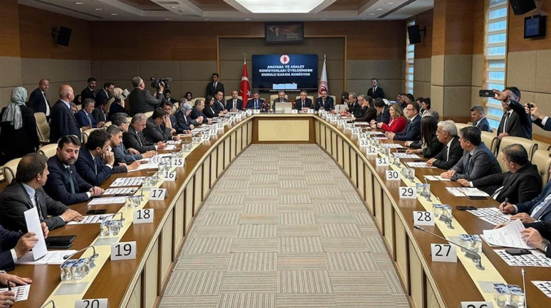 HSK üye seçiminde tartışma! CHP ve Yeni Yol Partisi milletvekilleri komisyonu terk etti